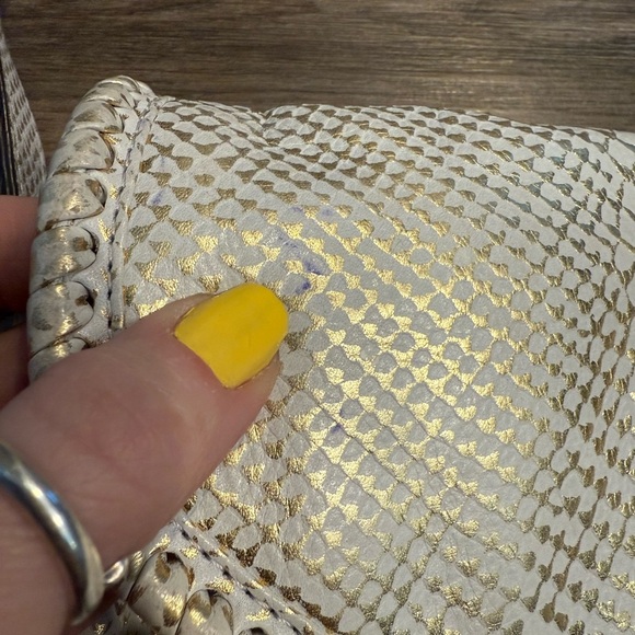 Aimee Kestenberg Pebble Leather Crossbody All For Love Cream Gold Purse - Picture 5 of 12